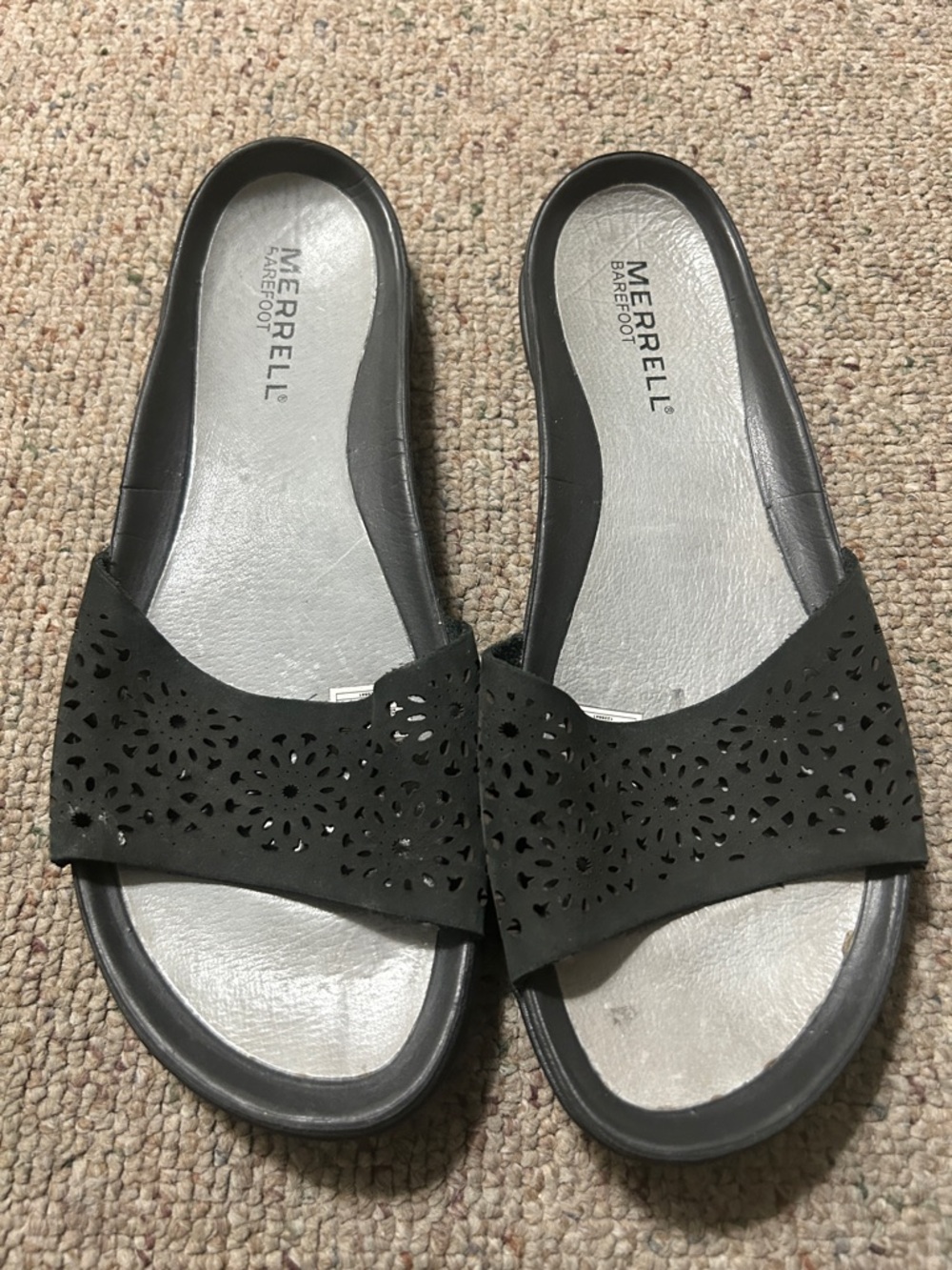 Woman’s 9, Merrell Black Sandal Slides
